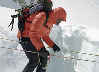 Services de Production, Soutient des Médias en Zones Extrêmes, Tournage en Montagnes, Repérages de Lieux, Location de Tentes Camp de Base, Ahmed Sylla Film, L'Ascension de Ludovic Bernard, Location de Costumes Montagne